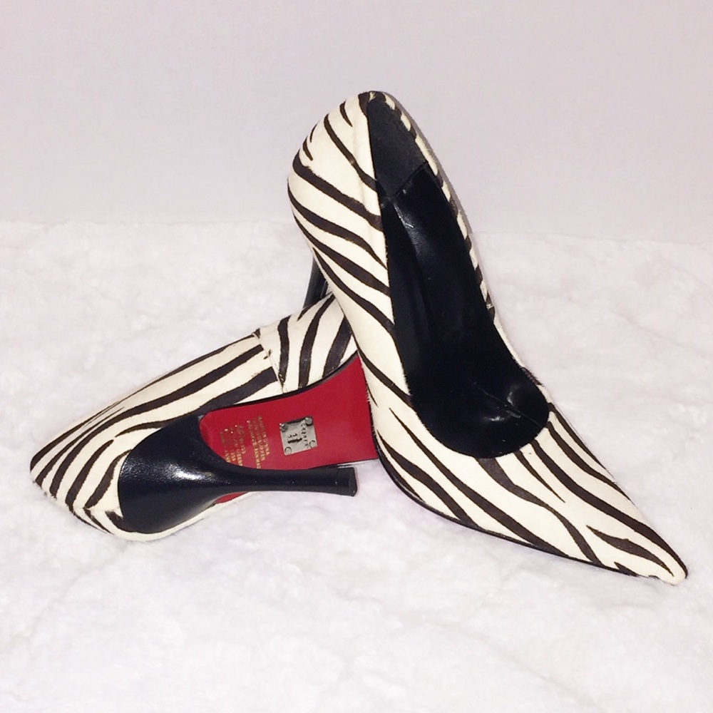 Zebra print  heels size (6.5)